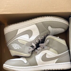 Nike Air Jordan Mid Sneakers